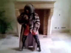 Full 1h vanessa in furs & heels and black toy milf